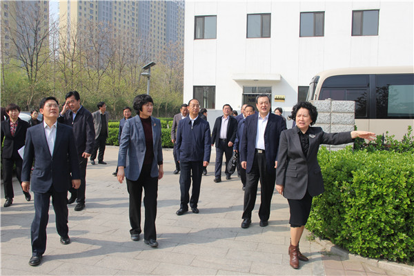 人生就是博资讯丨河北省政协主席曹素华来我公司调研 人生就是博资讯丨河北省政协主席曹素华来我公司调研